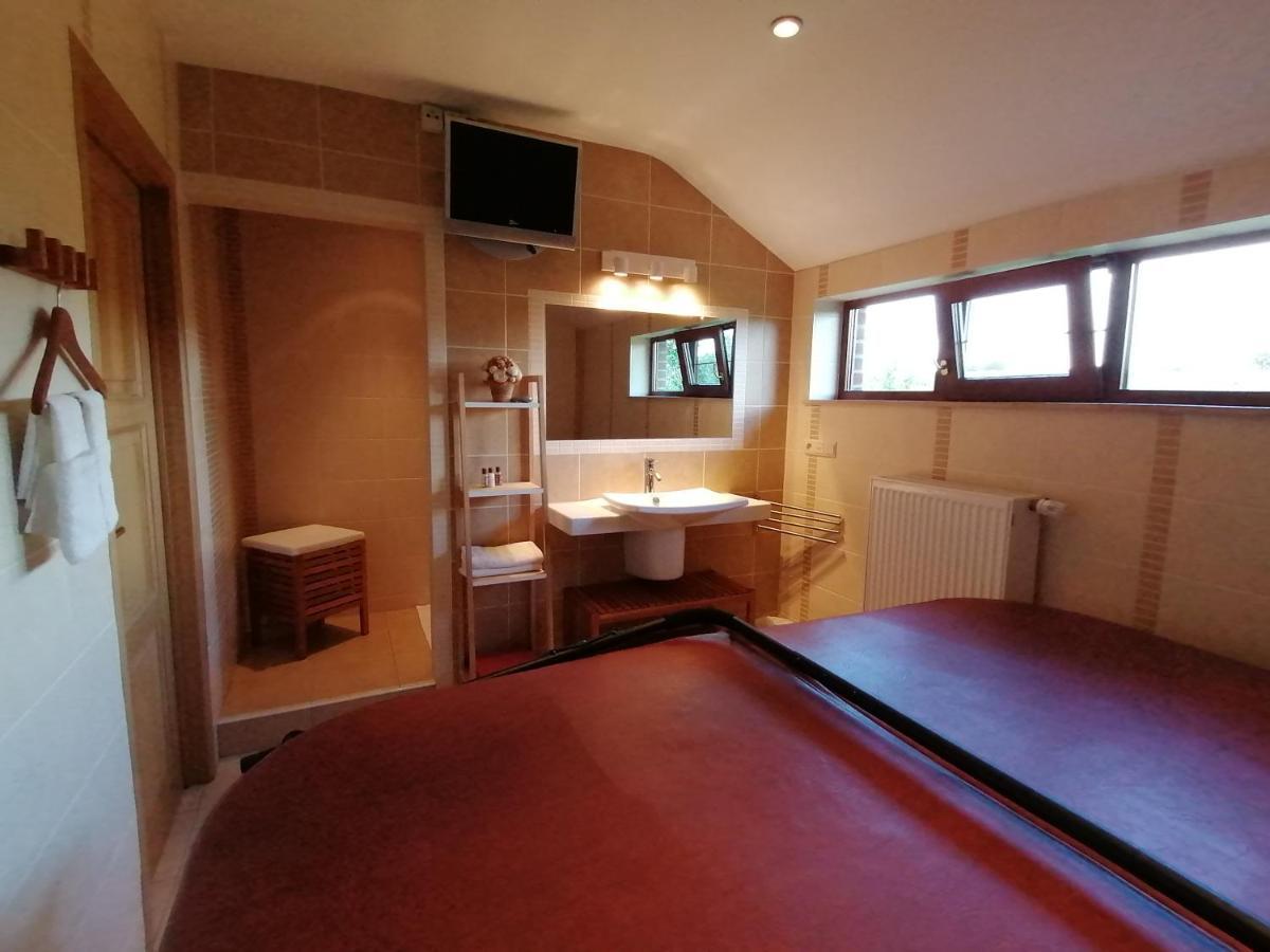 L'Atelier D'Arthur - Gite Chaleureux Avec Jacuzzi. Tenneville Esterno foto